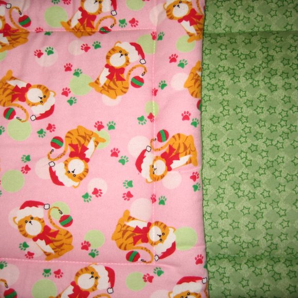 Santa Kitties Cozy Holiday Pet Mats, Cat Beds, Dog Mats, Crate Pads NWT - Picture 1 of 3